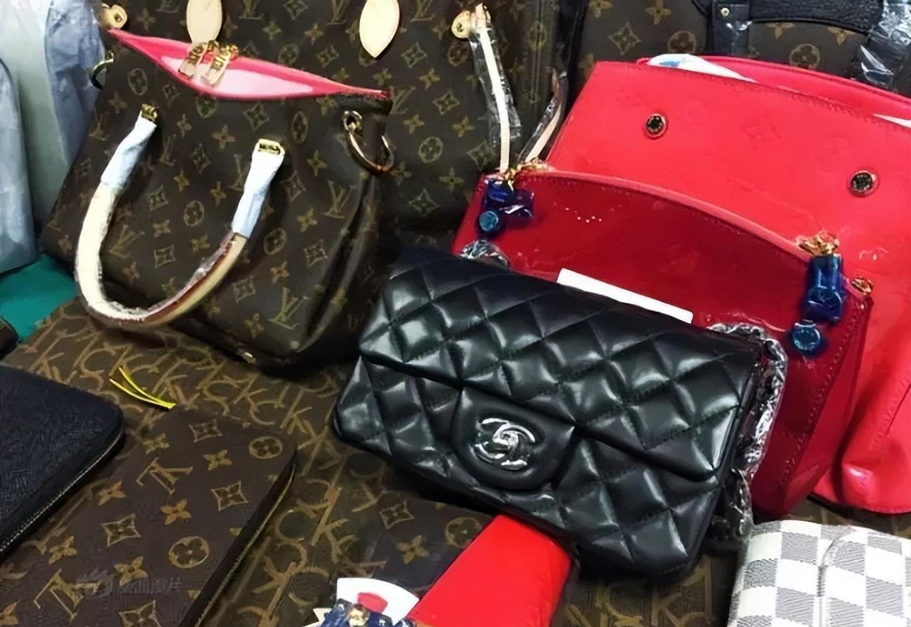 消费者疯狂购物的视频,消费者疯狂下单视频