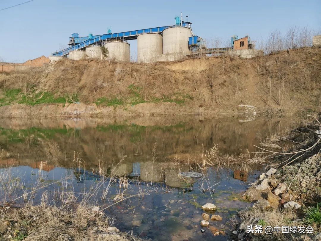 汉江沿线垃圾治理,湖北省老河口市汉江流域