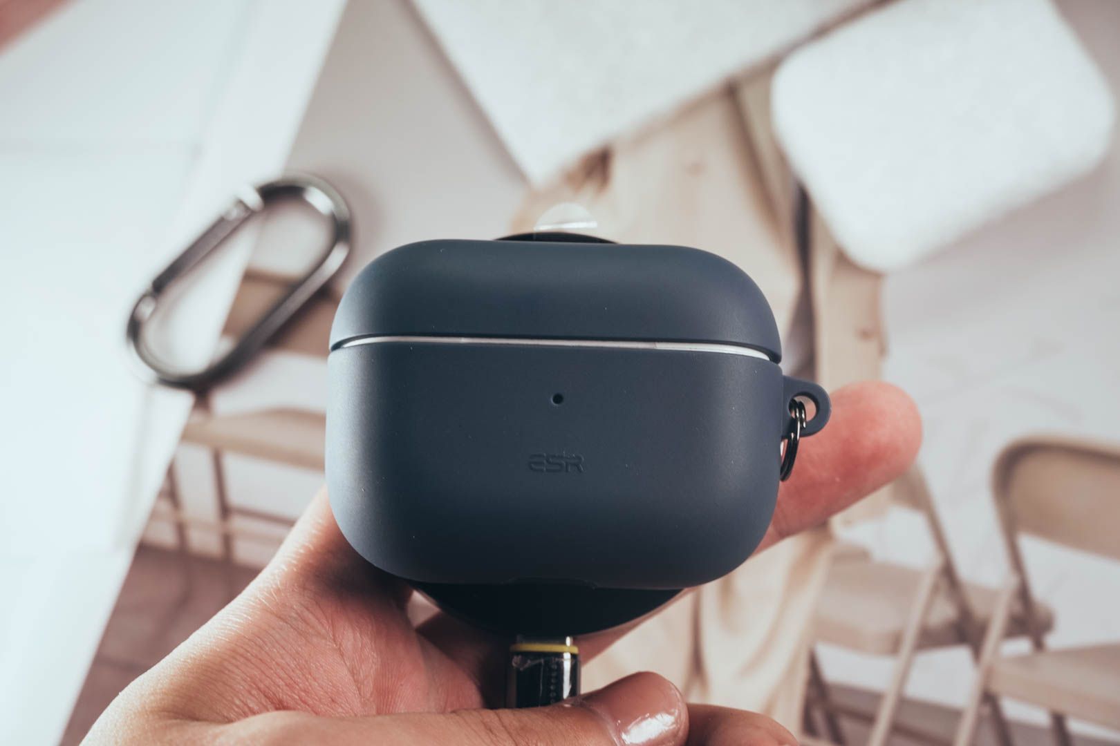 强力磁吸，一触即充-亿色airpodspro磁吸保护壳体验