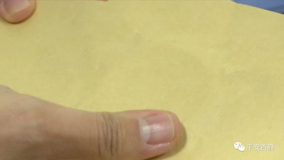 “家族式”制贩*证假**假章伪造的国家机关及企业事业单位印章三百余枚一家人全被抓