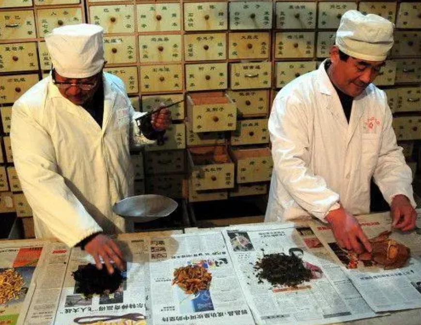 中医学的五脏学说肺,在中医五行中哪种原则是入肺的