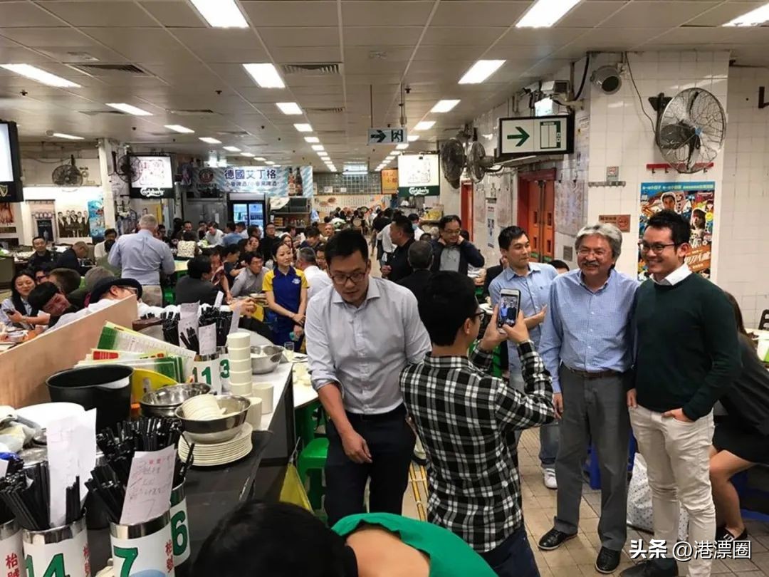 一家店铺宣布关门整条街,一家店突然停业了