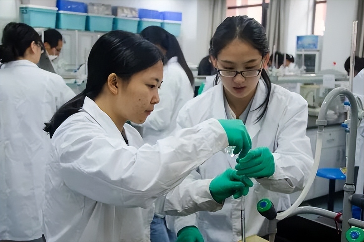 考上专硕和学硕有什么区别,考上研之后和朋友的差距有点大