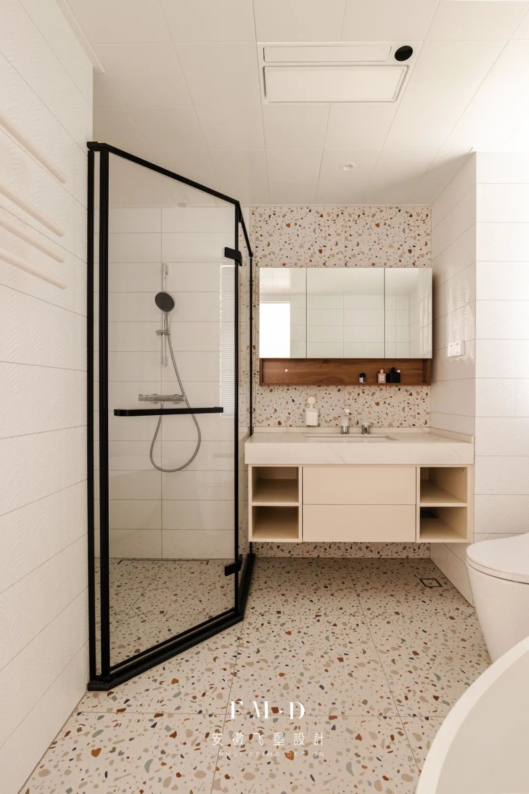 地面铺地板好还是地砖好,铺地板与地砖