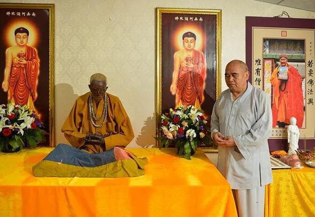 112岁不老僧,以戒为师,一句南无阿弥陀佛,念了92年