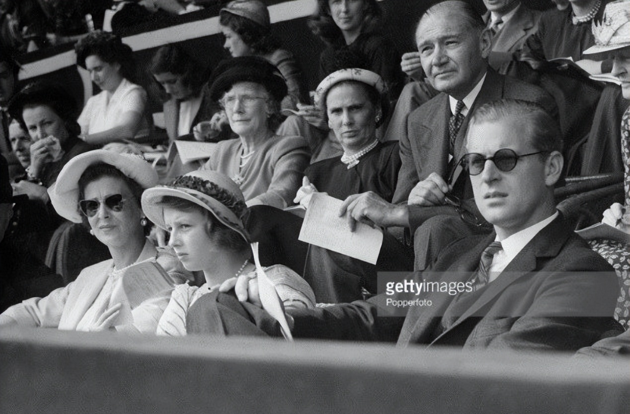 菲利普亲王与蓝血公主啥关系,伊丽莎白二世女王的堂妹