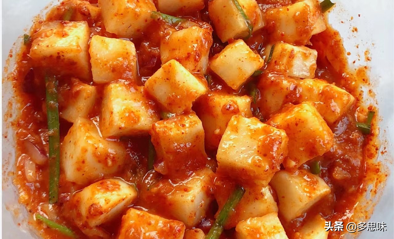 朝鲜族萝卜丝咸菜咸香,咸香萝卜黄瓜辣椒咸菜