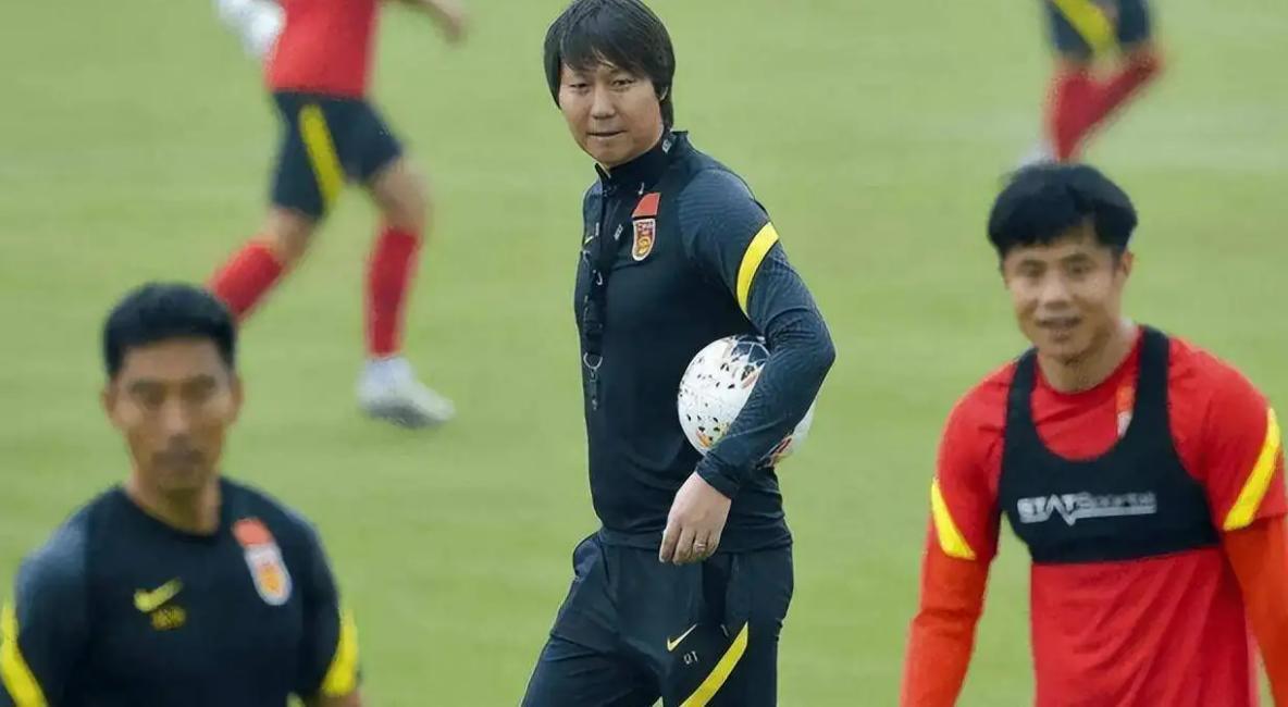 媒体报道李铁,曝李铁与足续约至2026年