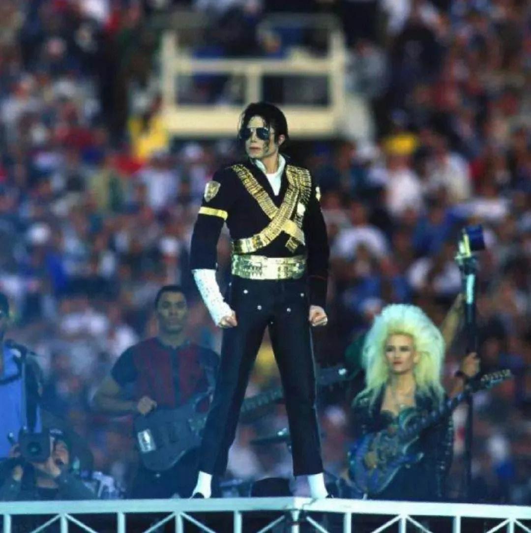 美国舞王迈克尔杰克逊经典演唱会,世界舞王迈克尔杰克逊大型演唱会