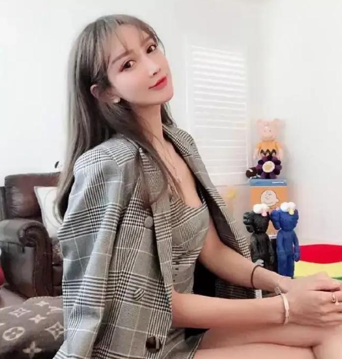 85后沈阳女孩花400万，整容超300次，直言：和父母断绝关系也不怕