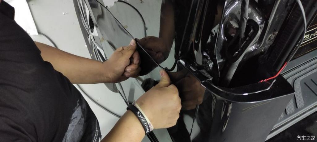 青岛奔驰商务威霆改装联系方式,威霆改装迈巴赫内饰