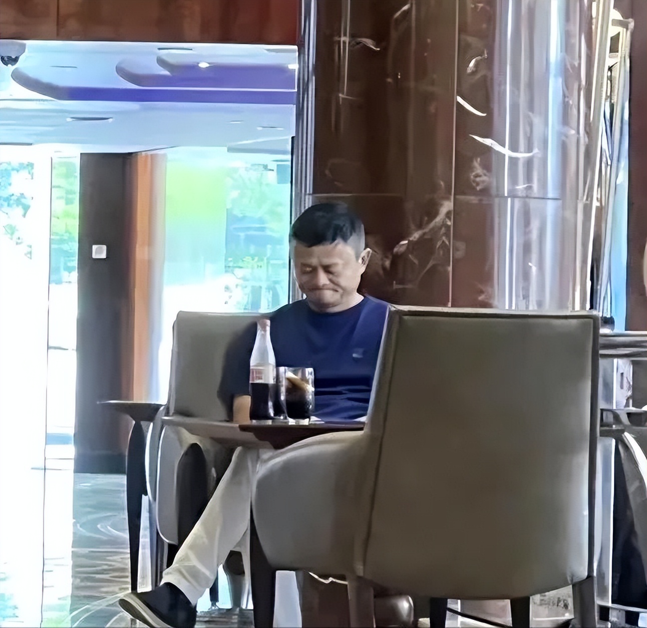 马云现身关心教育和农业,马云回国首谈ChatGPT