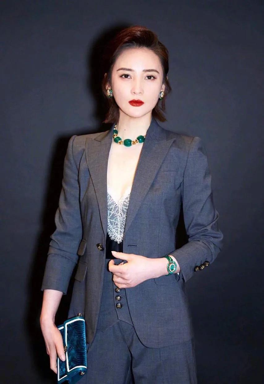 蒋勤勤冷白皮,蒋勤勤是高冷气质吗