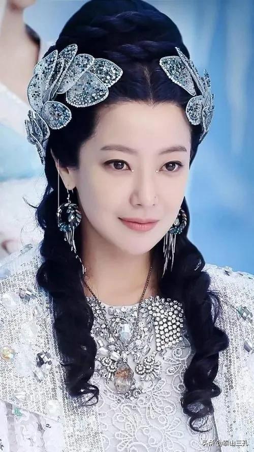 淡看人间三千事书法作品,淡看人间三千事闲来轻笑两三声