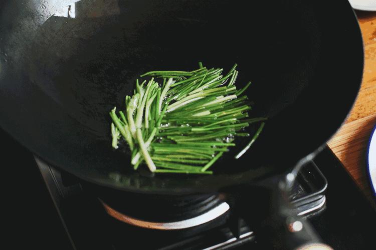 春天吃过冬葱有什么好处,春节吃葱寓意什么