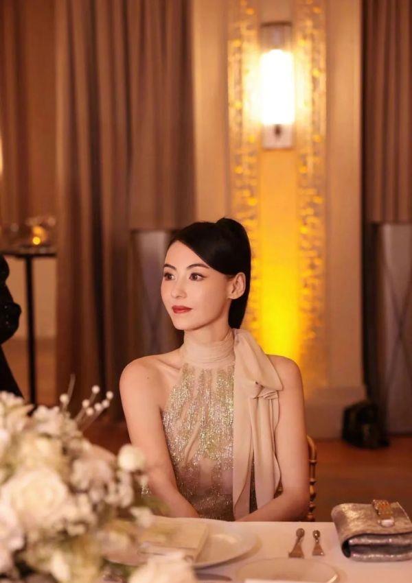 巴黎漫步爱马仕丝巾,巴黎市区漫步