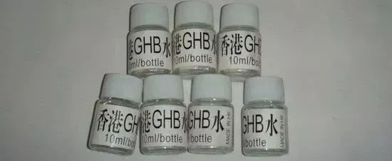 真的有一捂就晕的化学品吗,真的有一种药一喝就会晕倒吗