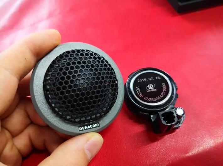 广汽传祺gs8两驱豪华智联版音响,22款广汽传祺gs8加装中置喇叭