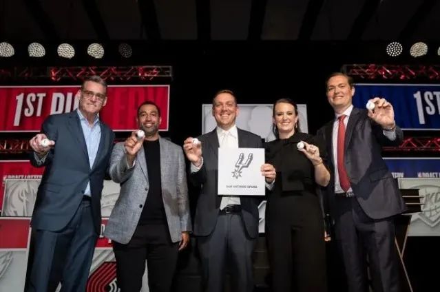 文班亚马马刺哪场比赛输了,文班亚马来到马刺意味着什么