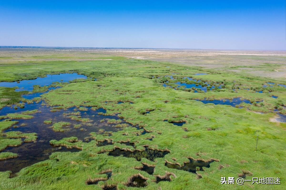 中国唯一一个被沙漠环绕的县城,我国西北方有个小城市