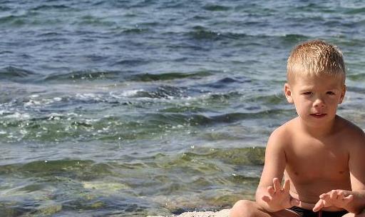 游泳鼻子不进水的技巧,游泳防止鼻子进水用具