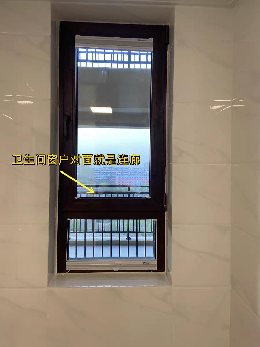 百叶帘适合用在卫生间,卫生间装百叶帘子透光吗