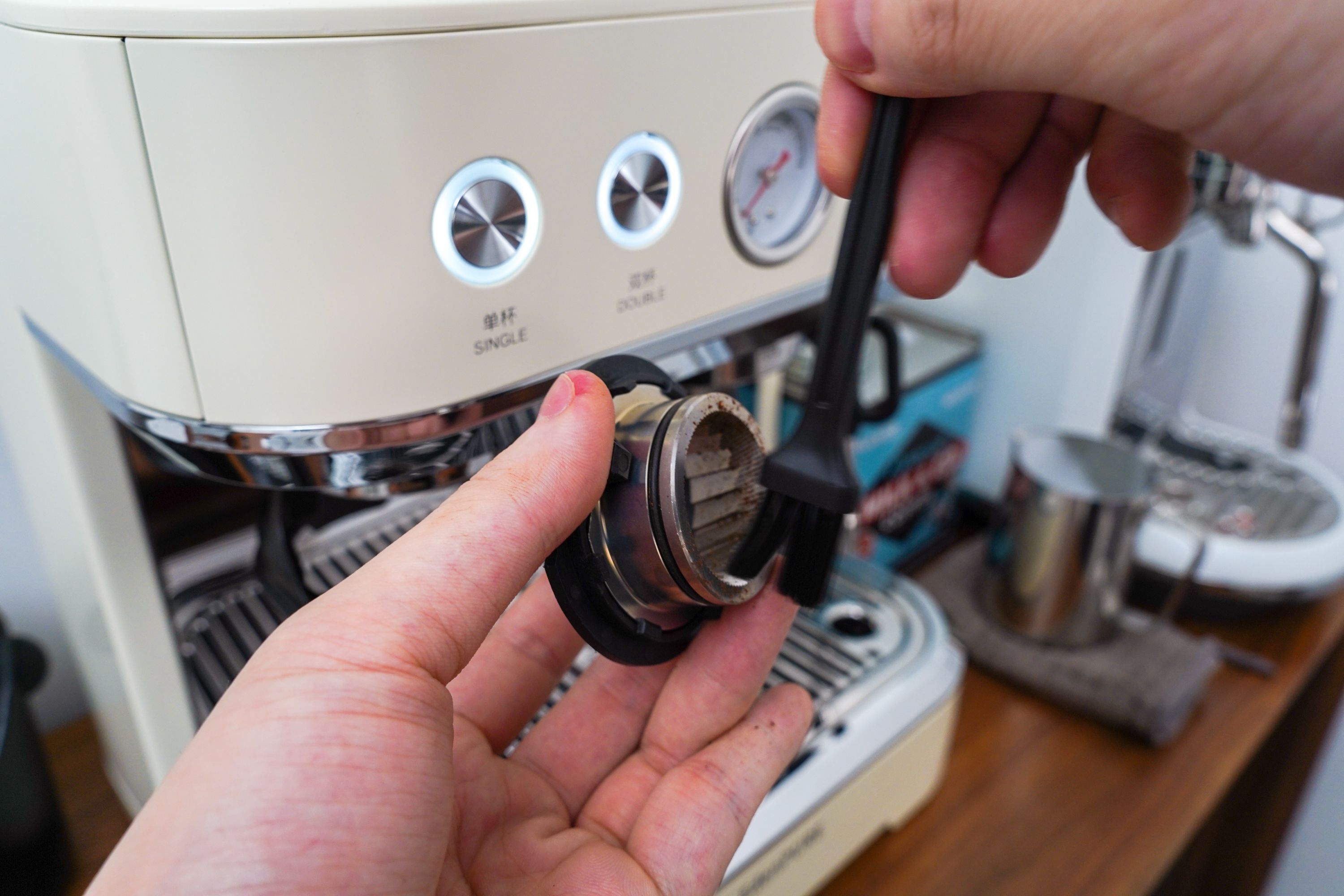 轻松玩转半自动咖啡机！一文搞懂半自动咖啡机的选购、使用与维护