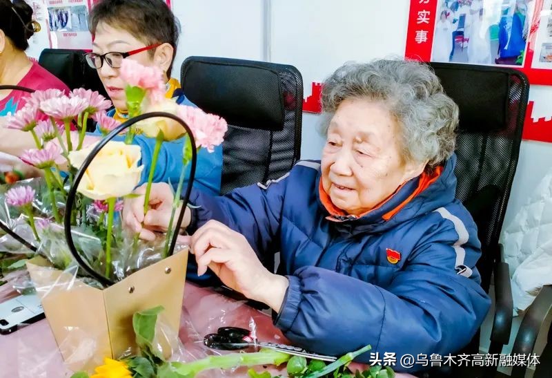 三八节巾帼绽芳华,巾帼绽芳华三八节医院演讲