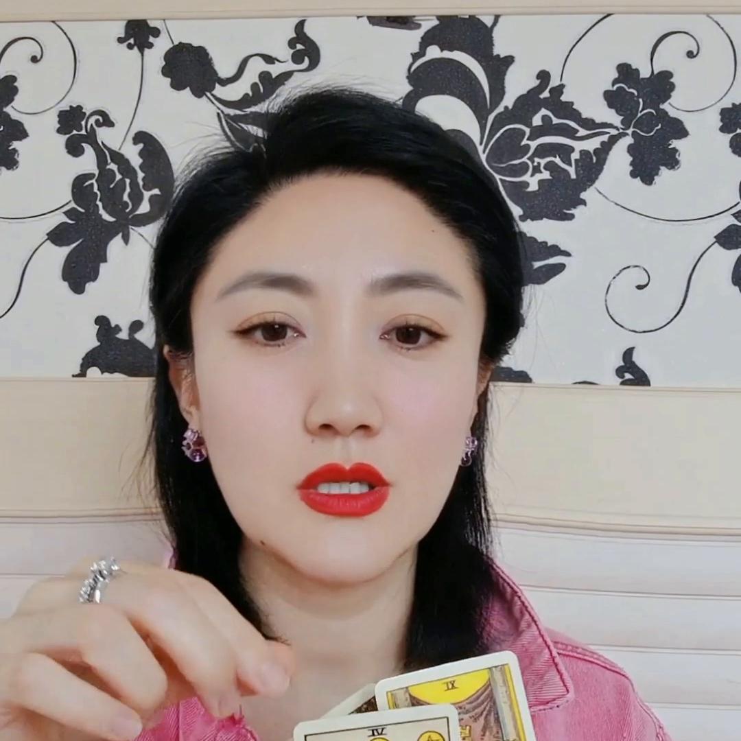 塔罗牌金牛座和双子近期感情运势,双子座和摩羯座爱情塔罗牌