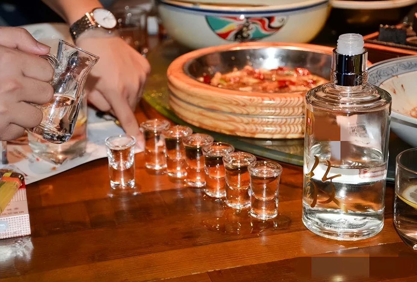 多少度的酒好喝不伤人,白酒喝多少度的比较好