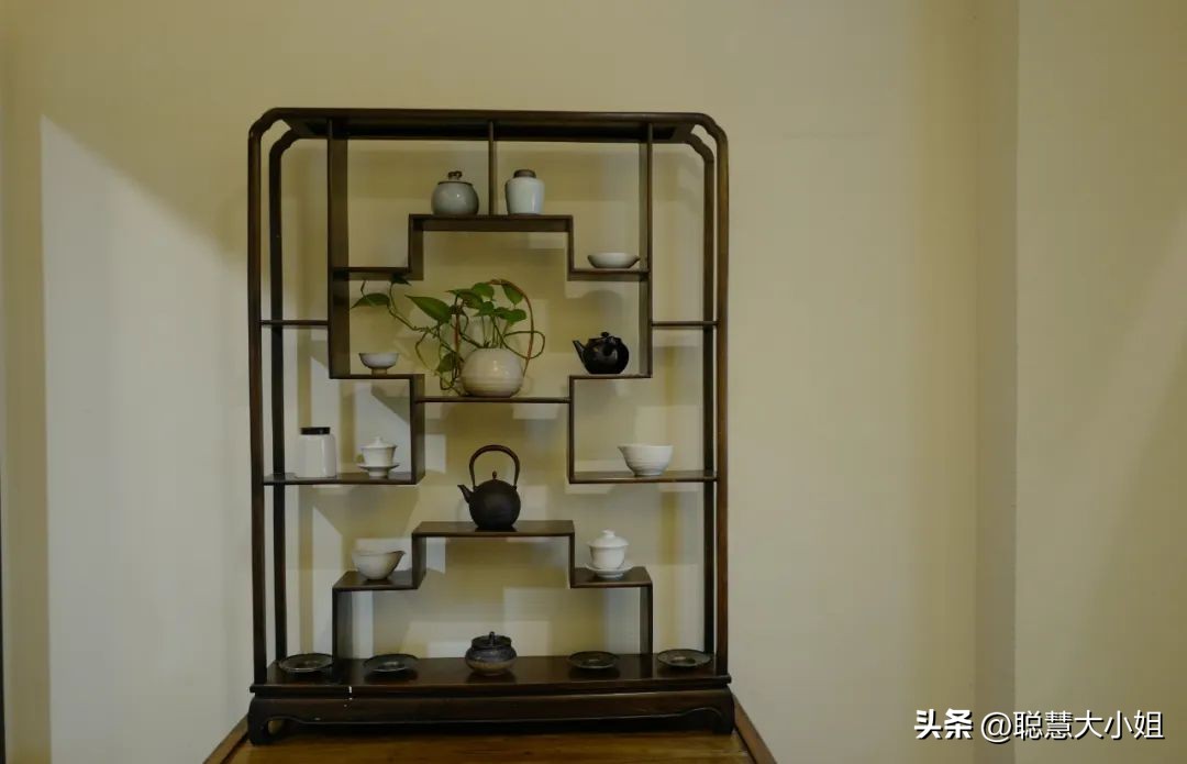 去这条充满松弛感的“小马路”，慵懒地溜达一天才是正经事