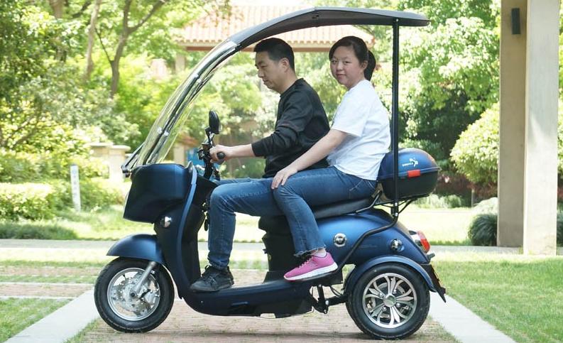 自带雨棚，可上牌，这三款小三轮，价格不到5000元，适合老年人