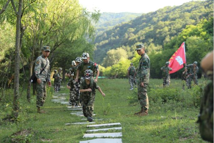 儿童军营体验营,儿童体验军营夏令营