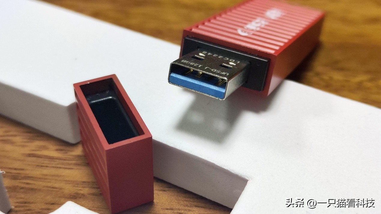 存取不掉速，ORICOUFSD-J快闪U盘