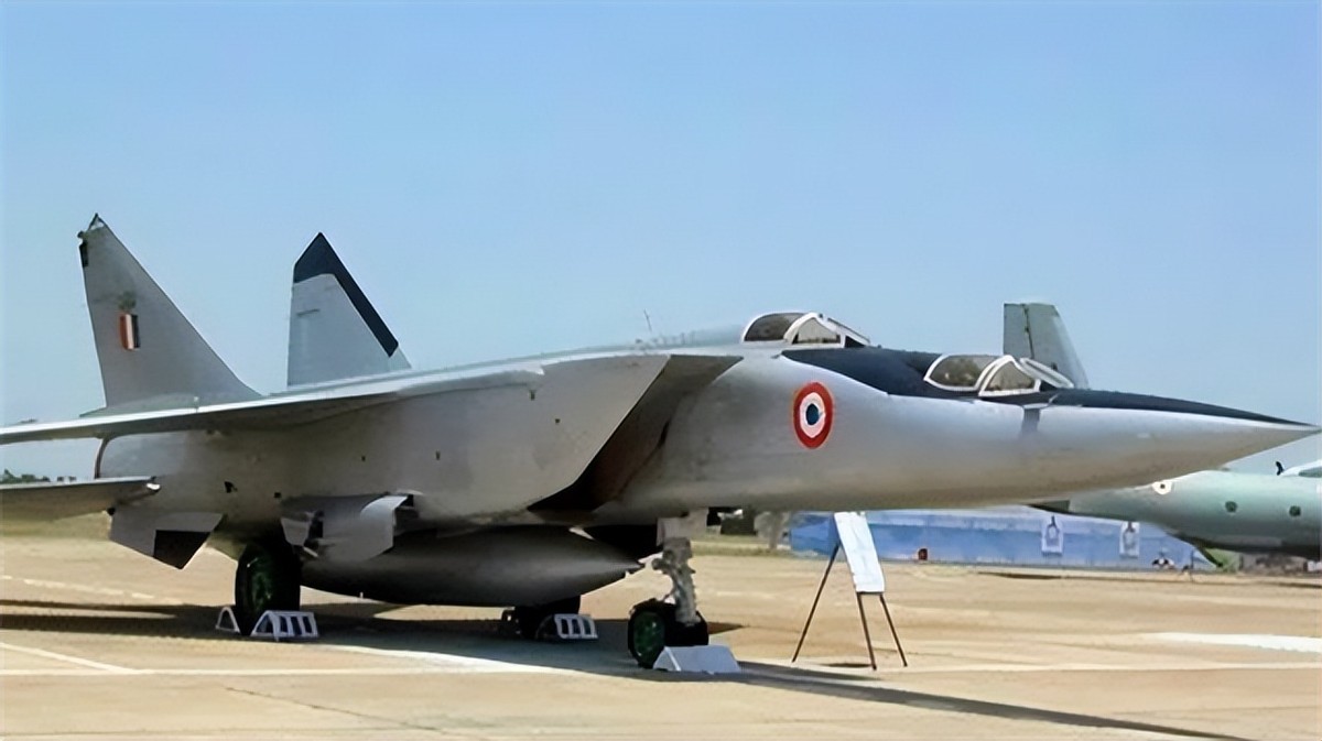 苏联飞行员驾机逃回祖国,苏联飞行员逃亡