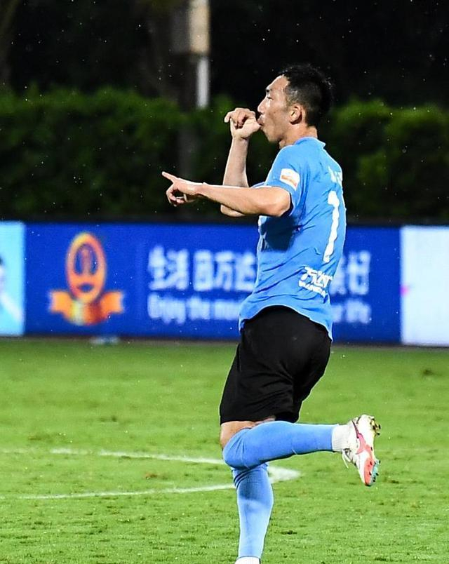 全华班之王!4轮不败+拿下6分,从降级到就压着打,教练神似胡歌