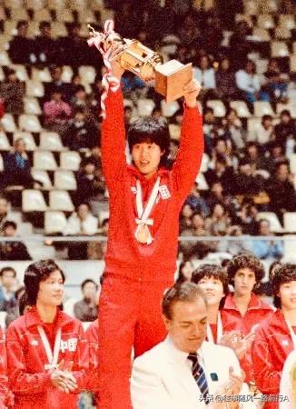 “网上飞人”汪嘉伟的多彩人生，时代口号，情书乌龙，亿万富翁