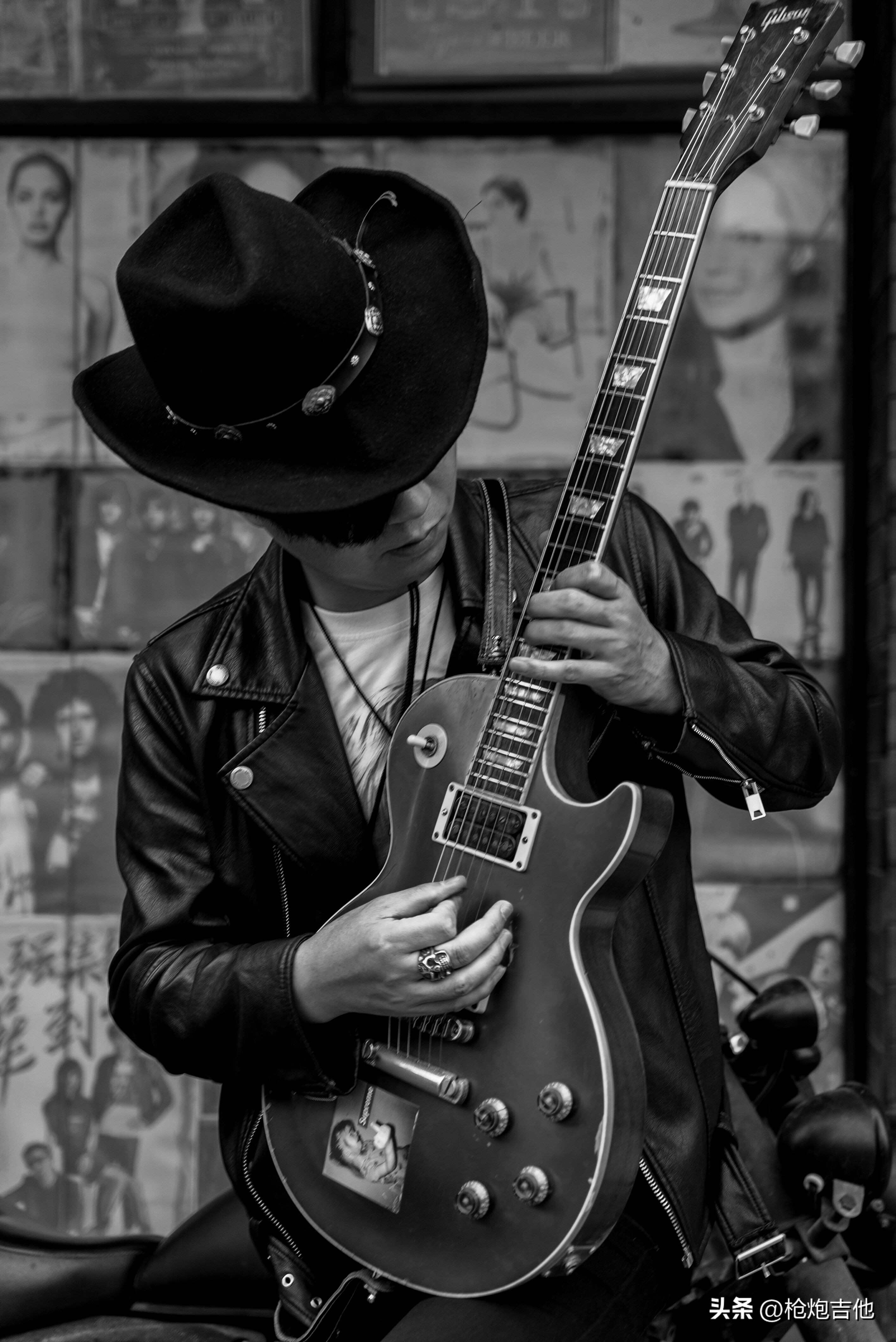 弹吉他solo是记五线谱还是记音阶,弹吉他掌握各个调的音阶有什么用