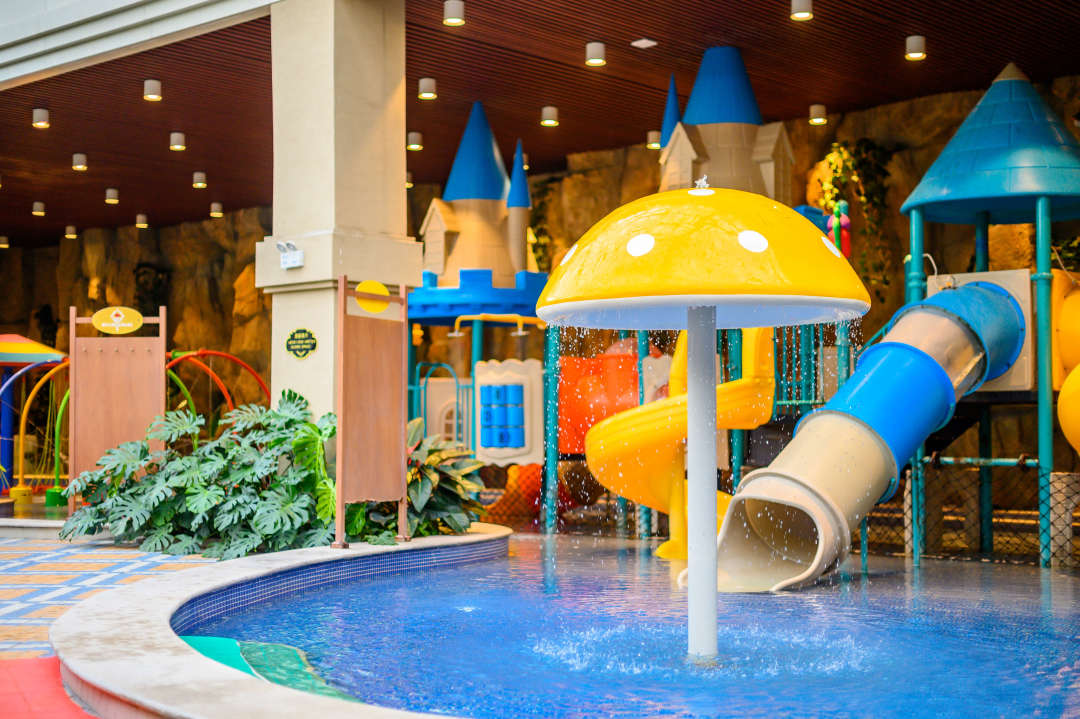 银河温泉双人水果温泉,泡汤泉免费吃水果