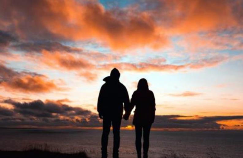 人到中年最对不起的父母,人到中年为何会讨厌父母深度好文