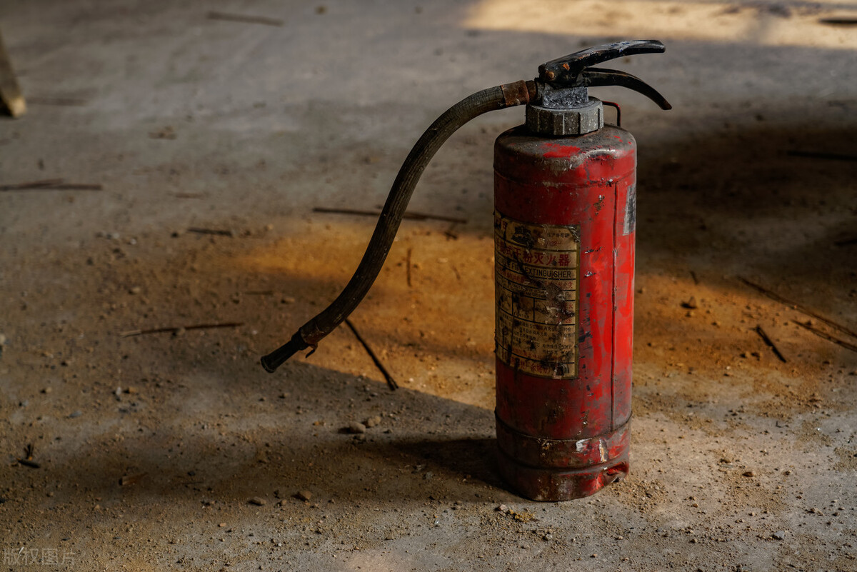 水基灭火器和干粉灭火器报废年限,过期灭火器的处理方法