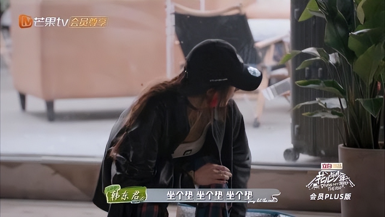 杨幂韩东君同框路透,花少韩东君袭击杨幂采访哪期