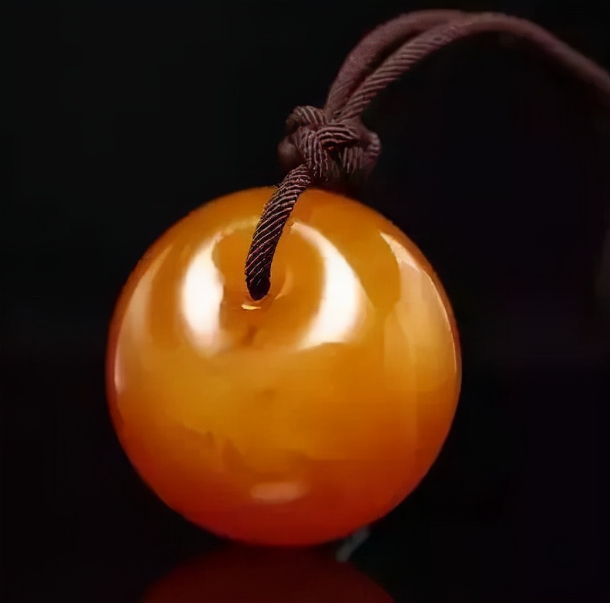 好的蜜蜡有什么特征,蜜蜡越黄越好还是越透明越好