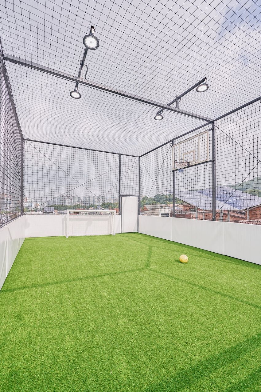 一家六口住390平方的别墅,一家6口住在40平米的房子