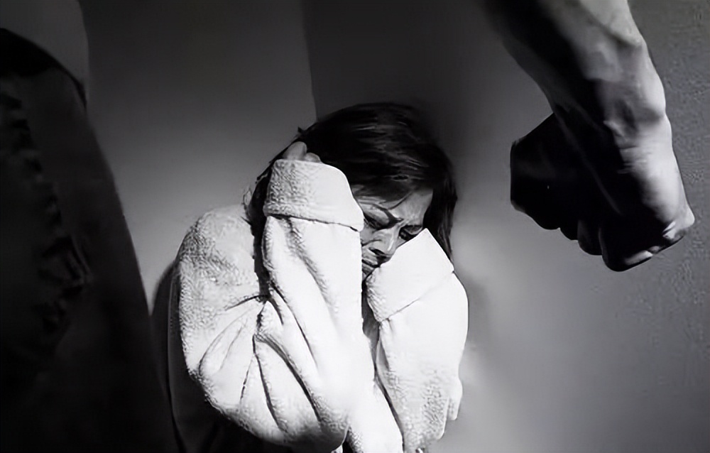 离婚20天，我被前夫强奸了