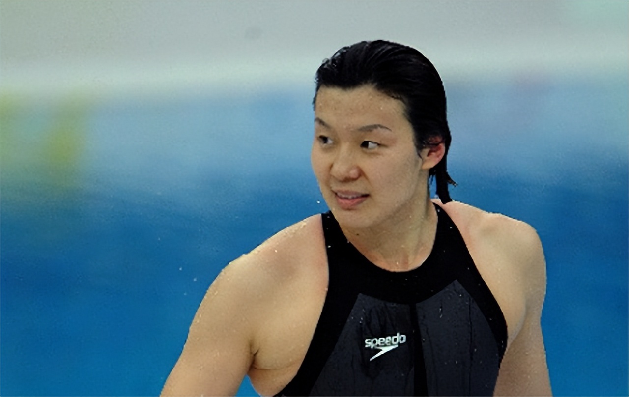 “亚洲蝶后”周雅菲：嫁给CBA二婚男，如今儿女双全堪称人生赢家