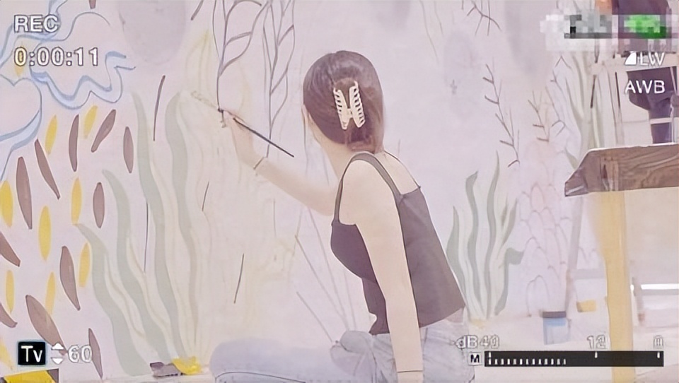 李嫣气质越来越像王菲,李嫣终于晒不遮脸的正面照