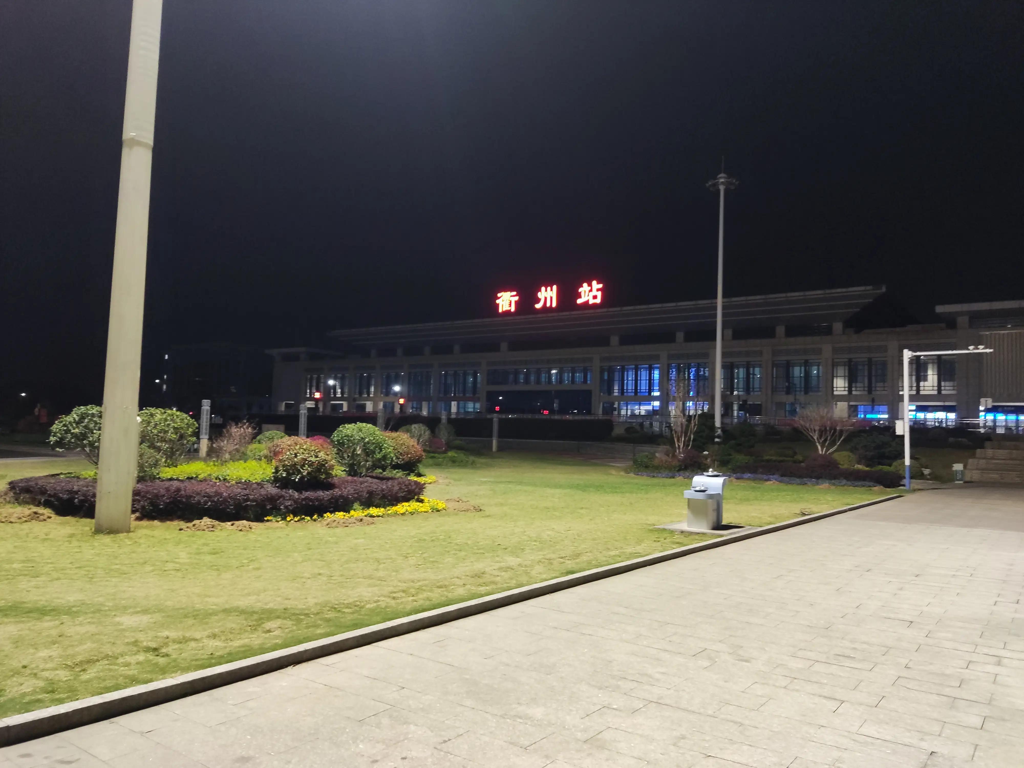 坐长途火车游中国,坐着火车旅行中国