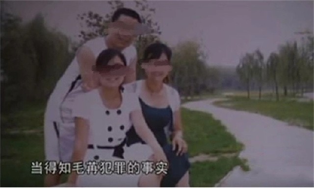 2009年，女毒贩为爱拒供黑人男友，被判死刑后哭着向父母表示忏悔