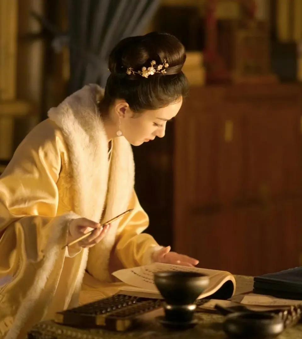 浪琴赵丽颖优雅并非天生广告,浪琴优雅是一种力量